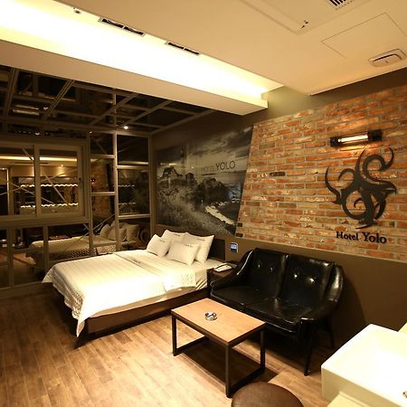 Hotel Yolo Chongnae-dong Экстерьер фото